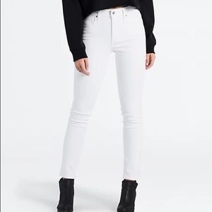 Levi’s 720 High-Rise Super Skinny White Jeans